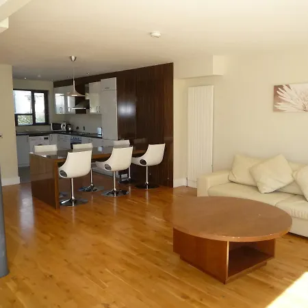 2 Bed By Trident Homes * קאסלמרטיר