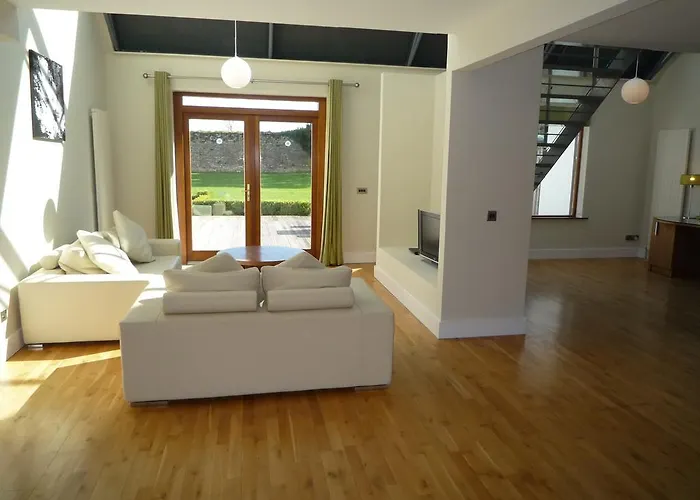 2 Bed By Trident Homes 度假居 卡斯尔马特